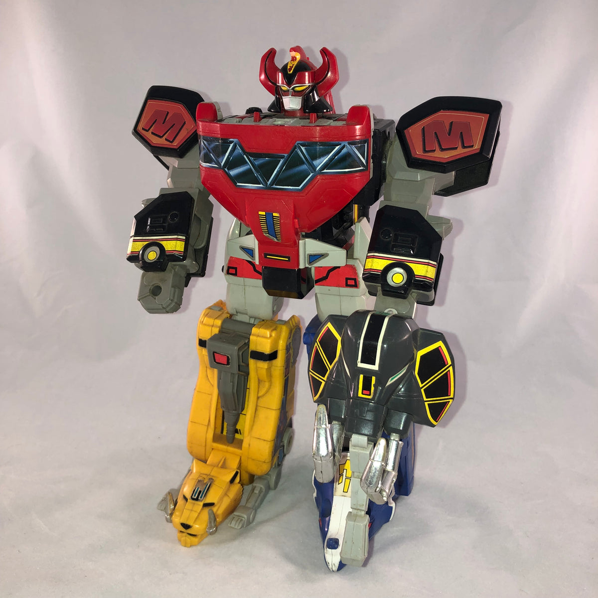 Bandai 1993 Mighty Morphin Power Rangers Deluxe Megazord – Angel Grove ...